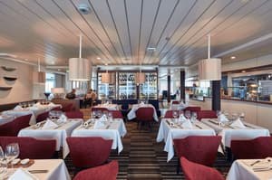Hurtigruten - MS Nordkapp - Kysten Restaurant 2.JPG